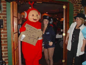 Halloween-friends-05.jpg (106783 bytes)