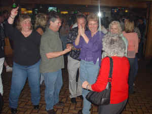 dancers-8.jpg (121477 bytes)