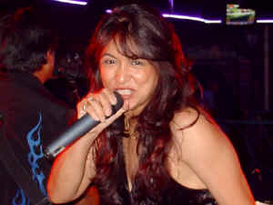 Whispers-12.jpg (83855 bytes)